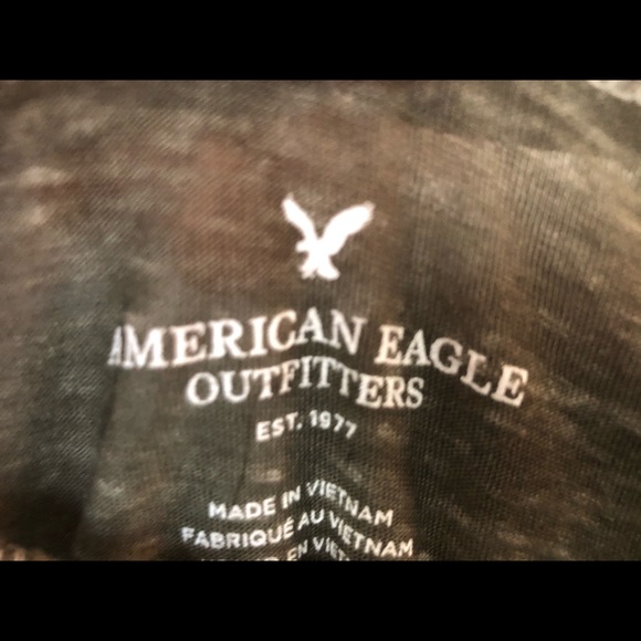 ⭐️4/$25 American Eagle Graphic T Shirt - Picture 3 of 3